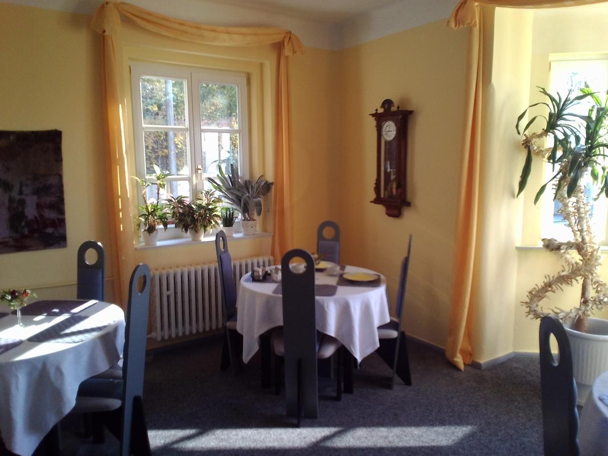 Pension Baron Schoeneck Karlovy Vary Exterior photo